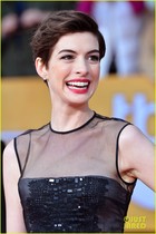 Anne Hathaway : anne-hathaway-1360235124.jpg