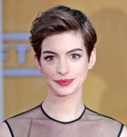 Anne Hathaway : anne-hathaway-1360235215.jpg