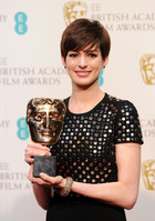 Anne Hathaway : anne-hathaway-1360690215.jpg