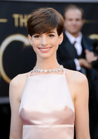 Anne Hathaway : anne-hathaway-1361766555.jpg