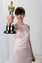 Anne Hathaway : anne-hathaway-1362303124.jpg