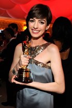 Anne Hathaway : anne-hathaway-1362793538.jpg