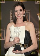 Anne Hathaway : anne-hathaway-1363585135.jpg