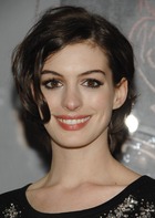 Anne Hathaway : anne-hathaway-1379110522.jpg