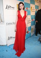 Anne Hathaway : anne-hathaway-1379354237.jpg