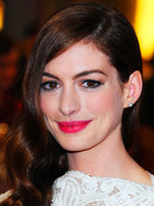 Anne Hathaway : anne-hathaway-1379529381.jpg