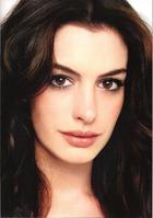 Anne Hathaway : anne-hathaway-1379529439.jpg