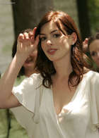 Anne Hathaway : anne-hathaway-1379618637.jpg