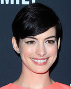 Anne Hathaway : anne-hathaway-1382468579.jpg