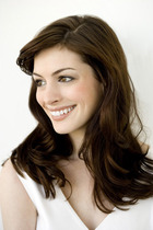 Anne Hathaway : anne-hathaway-1383589011.jpg