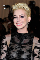 Anne Hathaway : anne-hathaway-1387556099.jpg