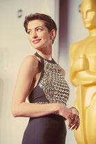 Anne Hathaway : anne-hathaway-1394394408.jpg