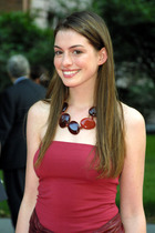 Anne Hathaway : anne-hathaway-1396793283.jpg