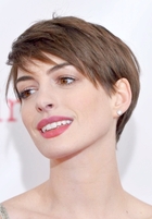 Anne Hathaway : anne-hathaway-1396977367.jpg