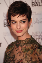 Anne Hathaway : anne-hathaway-1396977396.jpg