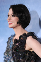 Anne Hathaway : anne-hathaway-1415392419.jpg