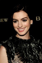 Anne Hathaway : anne-hathaway-1421174310.jpg