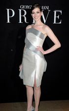 Anne Hathaway : anne_hathaway_1264543539.jpg