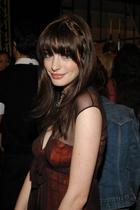 Anne Hathaway : anne_hathaway_1266476871.jpg