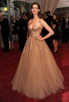 Anne Hathaway : anne_hathaway_1277447310.jpg