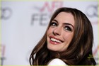 Anne Hathaway : anne_hathaway_1290032557.jpg