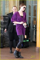 Anne Hathaway : anne_hathaway_1291567061.jpg