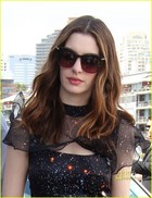 Anne Hathaway : anne_hathaway_1291785010.jpg