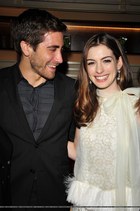 Anne Hathaway : anne_hathaway_1292098413.jpg