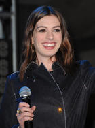 Anne Hathaway : anne_hathaway_1293910751.jpg