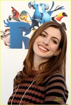 Anne Hathaway : anne_hathaway_1296329334.jpg