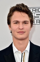 Ansel Elgort : ansel-elgort-1420910182.jpg