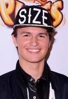 Ansel Elgort : ansel-elgort-1424034001.jpg