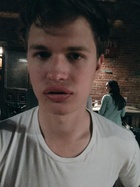 Ansel Elgort : ansel-elgort-1431698402.jpg