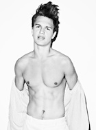 Ansel Elgort : ansel-elgort-1460519717.jpg