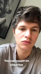 Ansel Elgort : ansel-elgort-1492913522.jpg