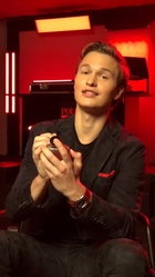 Ansel Elgort : ansel-elgort-1557417061.jpg