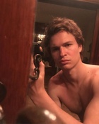 Ansel Elgort : ansel-elgort-1559424422.jpg