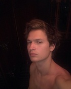 Ansel Elgort : ansel-elgort-1559437921.jpg