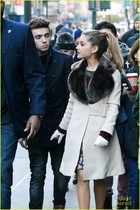 Ariana Grande : TI4U1385482020.jpg