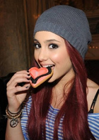 Ariana Grande : ariana-grande-1335481972.jpg