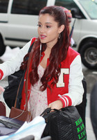 Ariana Grande : ariana-grande-1372262710.jpg