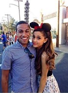 Ariana Grande : ariana-grande-1385482207.jpg