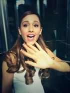 Ariana Grande : ariana-grande-1395660393.jpg