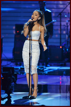 Ariana Grande : ariana-grande-1413829782.jpg