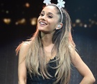 Ariana Grande : ariana-grande-1421353518.jpg