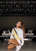 Ariana Grande : ariana-grande-1511585233.jpg