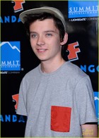 Asa Butterfield : asa-butterfield-1374343058.jpg