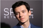 Asa Butterfield : asa-butterfield-1484786881.jpg