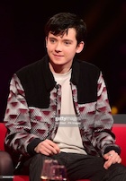 Asa Butterfield : asa-butterfield-1486158481.jpg