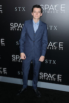 Asa Butterfield : asa-butterfield-1488672135.jpg